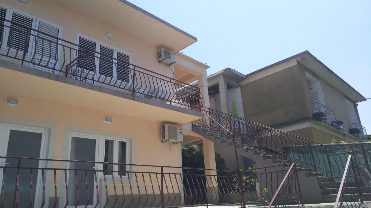 Apartment Skavo Baska Voda Exterior photo